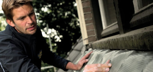 Toepassing van Leadax loodvervanger bij kozijn en gevel voor waterdichte afdichting